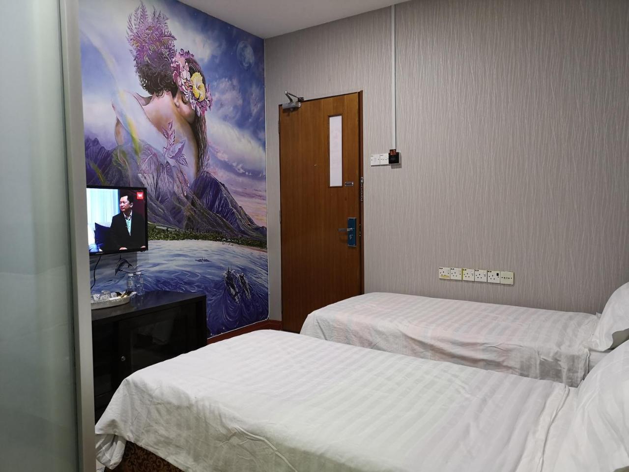 Hotel Home Inn Hotel 2*