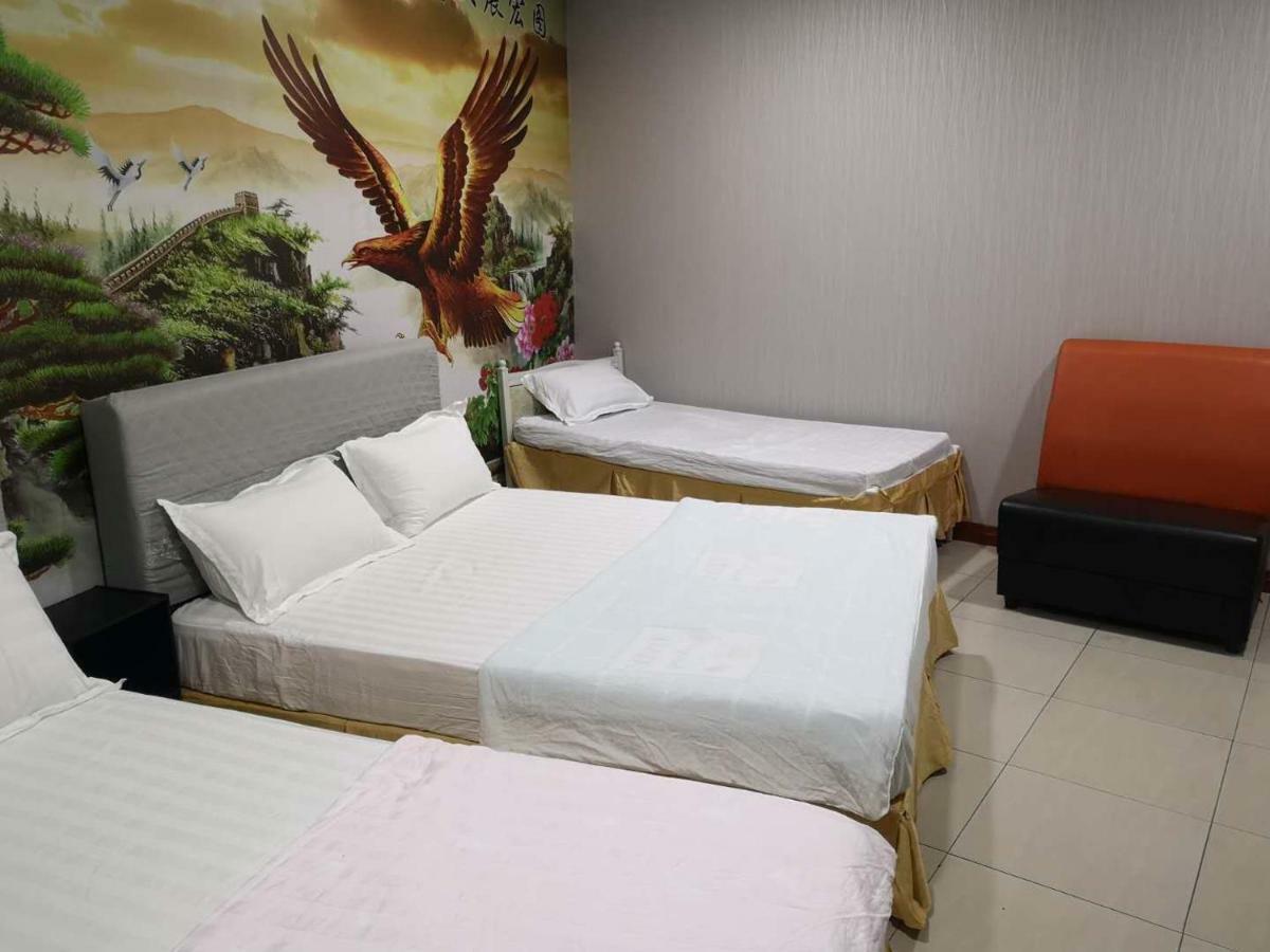 Hotel Home Inn Hotel 2*